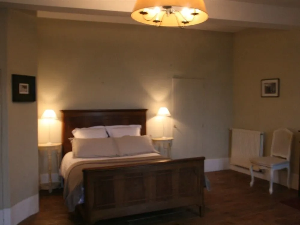 *** Couette-café Bed and breakfast L'affable Les cammazes France
